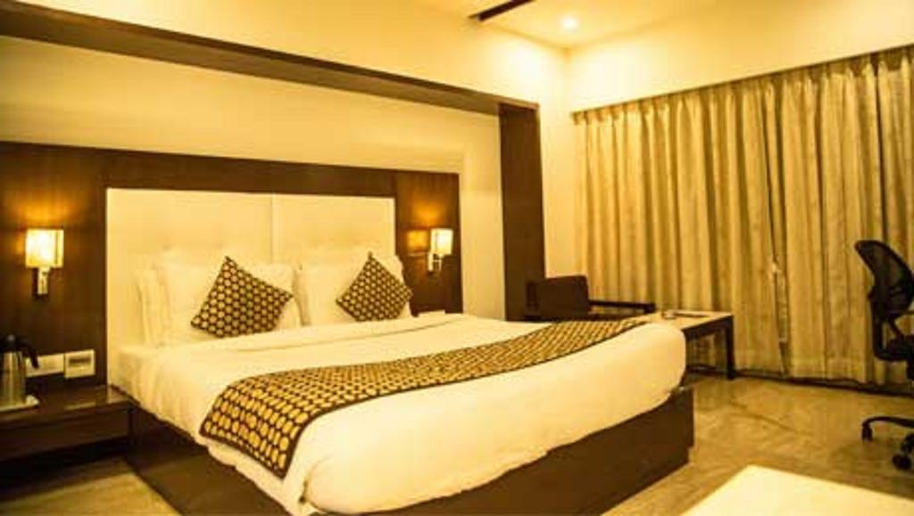 Hotel Grand Thakar Radźkot Zewnętrze zdjęcie